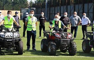 Suni futbol sahalarına bakım aracı