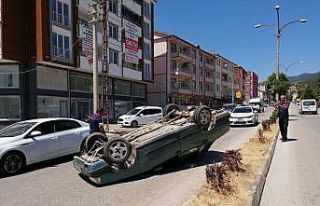 Takla atan otomobilden burnu bile kanamadan çıktı