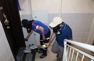 Temizliği abarttı, komşular kimyasal sızıntı...