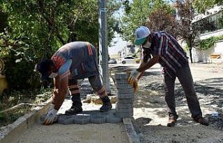 Tepebaşı’nda yol ve kaldırım çalışmaları