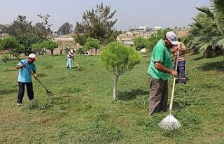 Toroslar’da park ve yeşil alanlar bakımdan geçiriliyor