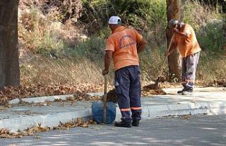 Toroslar’da ’şok temizlik’ ekibi sokakları...