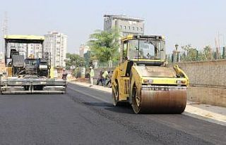Toroslar’da yol yapım ve asfalt çalışmaları...