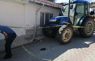 Traktörün çarptığı yaya hayatını kaybetti