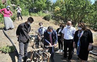 TÜBİTAK Başkanı Mandal genç kaşifi köyünde...