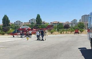 Uçuruma yuvarlanan otomobilin sürücüsü ambulans...