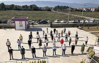 Uğur okullarında sosyal mesafeli toplantı