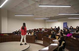 “Üniversiteler bireylerin değerlerini de şekillendiriyor”