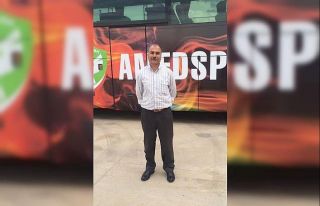 Üvey babasını 6 el ateş ederek öldürdü