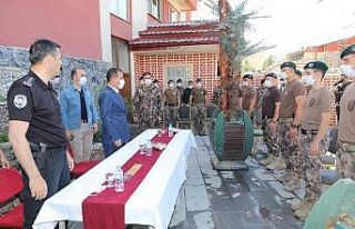 Vali Akbıyık özel harekat polislerini ziyaret etti