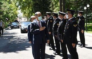 Vali Çuhadar’dan kamu kurumlarına bayram ziyareti