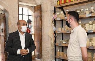 Vali Demirtaş esnaf ve vatandaşlarla bir araya geldi
