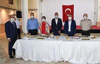 Vali Elban resmi bayramlaşma törenine ev sahipliğini...