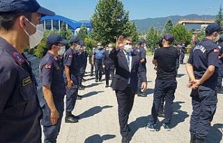 Vali Gürel, asker ve polisle bayramlaştı