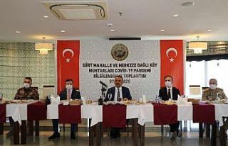 Vali Hacıbektaşoğlu muhtarlarla bir araya geldi