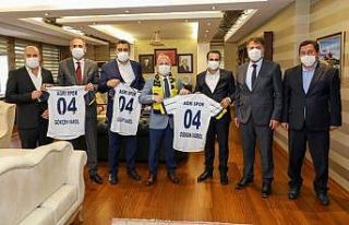 Vali Varol’dan Ağrı 1970 Spor’a tesis desteği