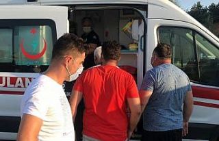 Yaralanan oğlunu ambulansta gören baba telaşa kapıldı