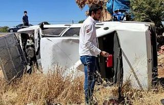 Yaralı gencin bayrak sevgisi