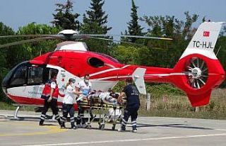 Yaşlı adamın yardımına ambulans helikopter yetişti