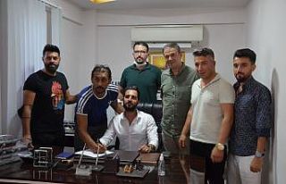 Yenihisarspor antrenörünü tanıttı