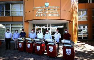 Yenişehir Belediyesi’nden 5 köye salça makinesi