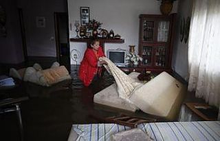 Yunanistan’da sel felaketi: 5 ölü