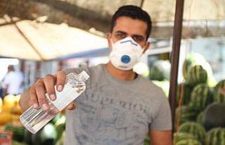 Zabıtalar semt pazarında ‘korona virüs’ denetiminde:...