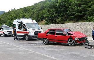 Zonguldak’ta iki araç çarpıştı: 4 yaralı