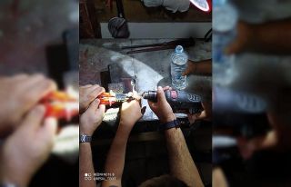 10 yaşındaki çocuğun parmağı pencere kilit aparatına...