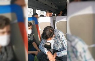 14 kişilik koltuğun bulunduğu minibüsten 22 kişi...