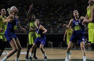 1. Leyla Atakan Cup: İzmit Belediyespor: 52 - Fenerbahçe...