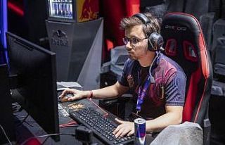 ‘1v1’ League of Legends turnuvası Red Bull Solo...