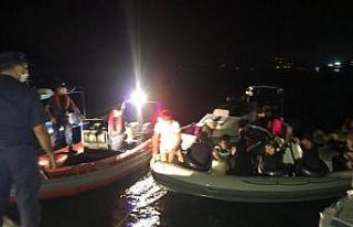 30 düzensiz göçmeni Kıbrıs’a götürmeye çalışan...