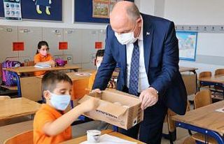 40 dakikalık teneffüse dondurma ile başladılar