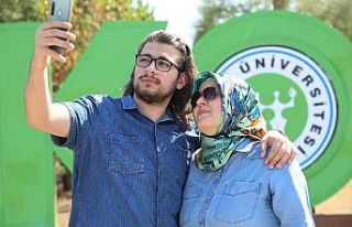 47 yaşında üniversite sınavını kazanan anne...