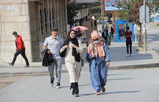 80 yaşındaki dede maske takmayan vatandaşlara tepki...