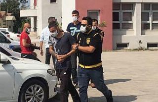 Adana’da 1’i çocuk 3 kişi 4 ruhsatsız silahla...