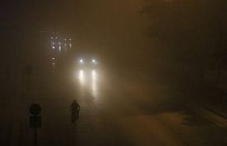 Adana’da gece bastıran yoğun sis hayatı olumsuz...