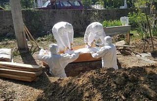 Ağırladığı ziyaretçi sonrası virüse yakalanarak...