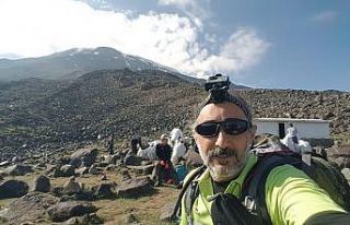 Ağrı Dağı’nın zirvesinde 3 gün 2 gece kalan...