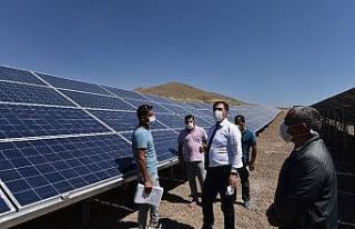 Ahlat Belediyesi 3 bin 500 panelden oluşan güneş...