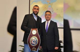 Akademisyen boksör Balıkesir Üniversitesi’nin...