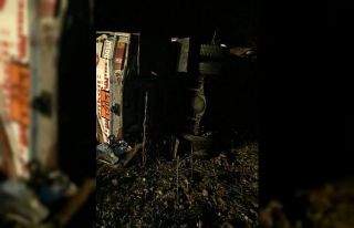 Akaryakıt yüklü tanker şarampole yuvarlandı:...