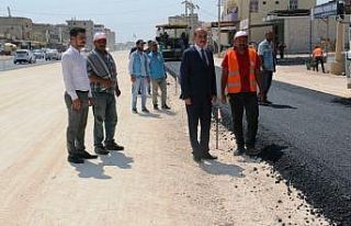 Akçakale’de asfaltlama çalışmaları devam ediyor