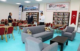 Akçakale’de kütüphane kafe açıldı