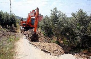 Akdeniz Belediyesinden, İhsaniye’de heyelandan...