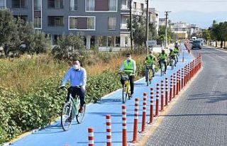 Akhisar’ın ilk bisiklet yolu açıldı