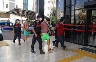 Alanya’da otomobil kundaklayan 3 şüpheli yakalandı