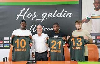 Alanyaspor’da 3 imza birden