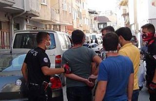 Altın almaya geldi, altın çalıp kaçtı